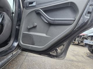 bontott FORD FOCUS II Első Lökhárító (Részeivel)