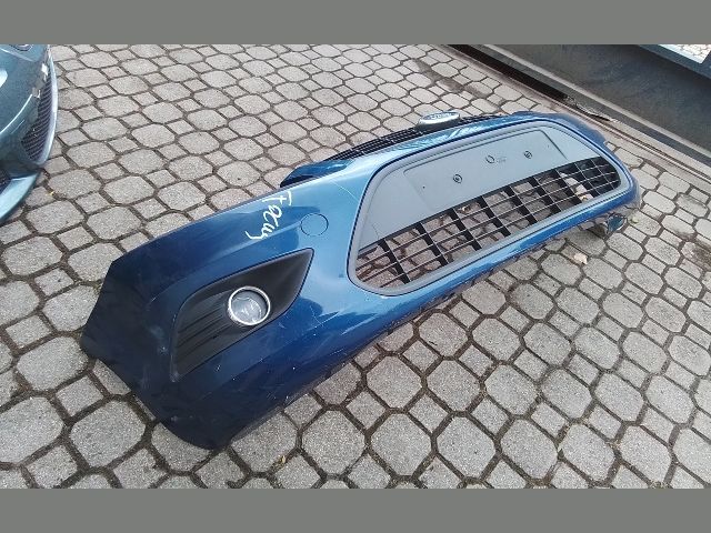 bontott FORD FOCUS II Első Lökhárító (Részeivel)