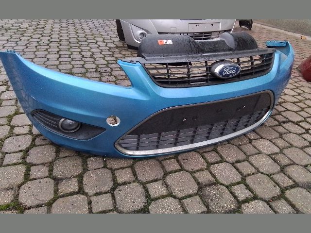 bontott FORD FOCUS II Első Lökhárító (Részeivel)