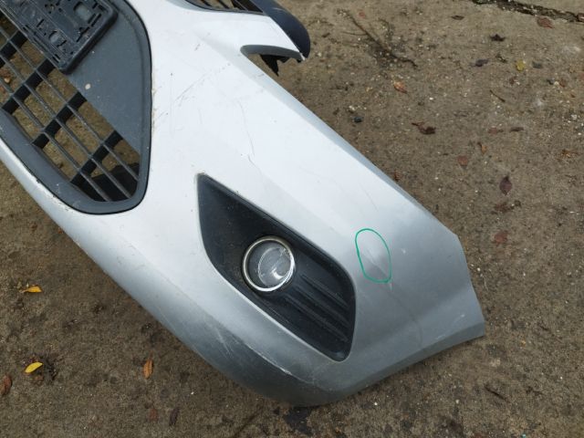 bontott FORD FOCUS II Első Lökhárító (Részeivel)