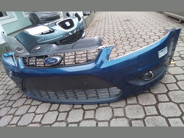 bontott FORD FOCUS II Első Lökhárító (Részeivel)