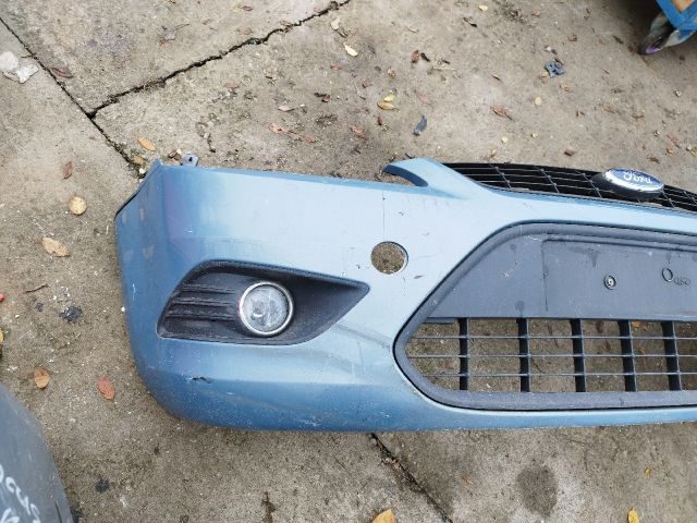 bontott FORD FOCUS II Első Lökhárító (Részeivel)