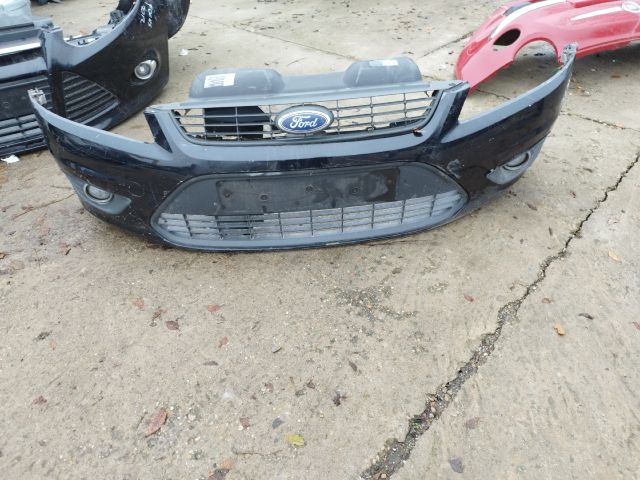 bontott FORD FOCUS II Első Lökhárító (Részeivel)