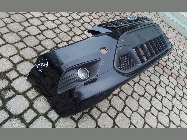 bontott FORD FOCUS II Első Lökhárító (Részeivel)