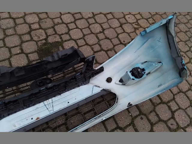 bontott FORD FOCUS II Első Lökhárító (Részeivel)