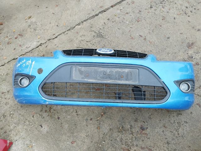 bontott FORD FOCUS II Első Lökhárító (Részeivel)