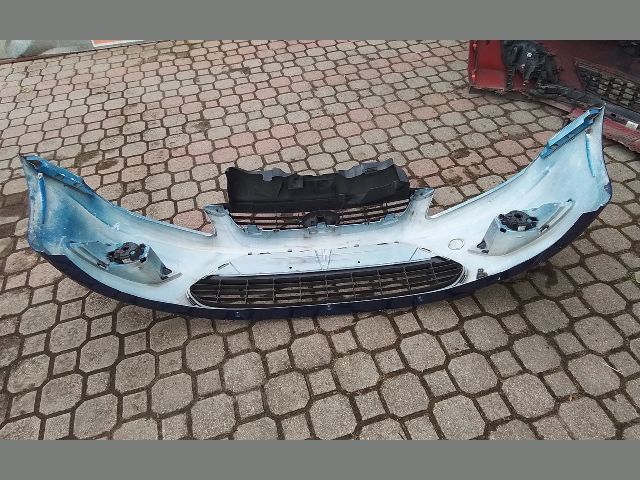 bontott FORD FOCUS II Első Lökhárító (Részeivel)