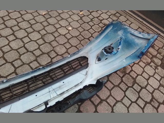 bontott FORD FOCUS II Első Lökhárító (Részeivel)