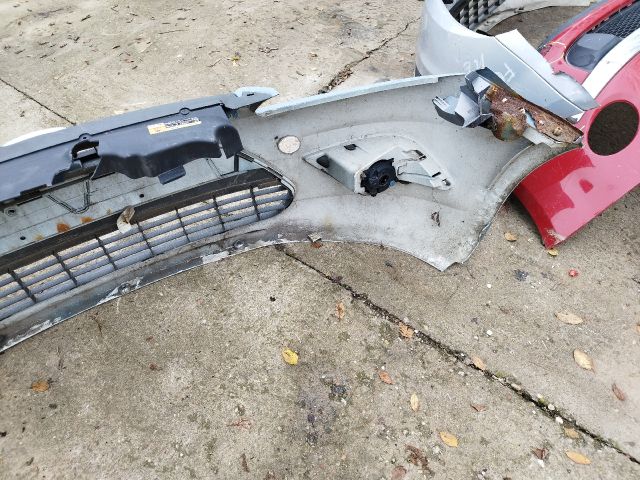 bontott FORD FOCUS II Első Lökhárító (Részeivel)