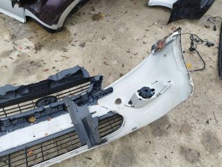 bontott FORD FOCUS II Első Lökhárító (Részeivel)