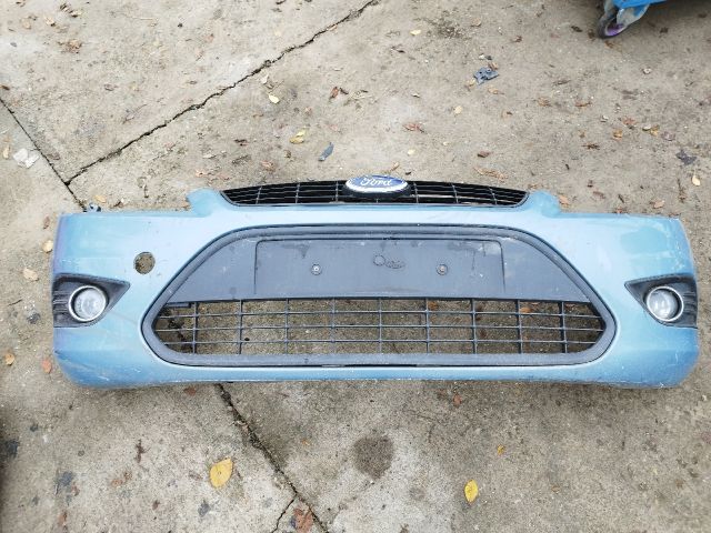 bontott FORD FOCUS II Első Lökhárító (Részeivel)