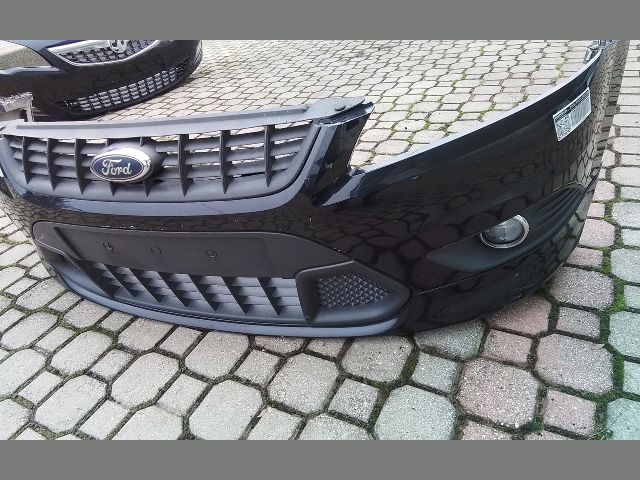 bontott FORD FOCUS II Első Lökhárító (Részeivel)