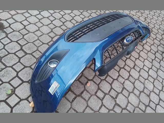 bontott FORD FOCUS II Első Lökhárító (Részeivel)