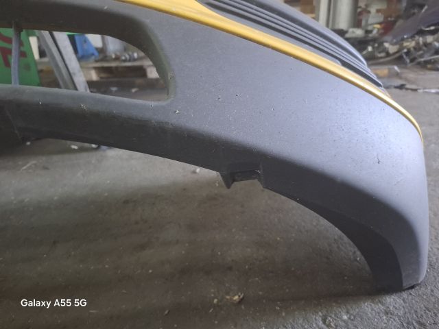 bontott FORD FOCUS II Első Lökhárító (Üresen)