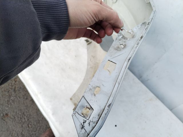 bontott FORD FOCUS II Első Lökhárító (Üresen)