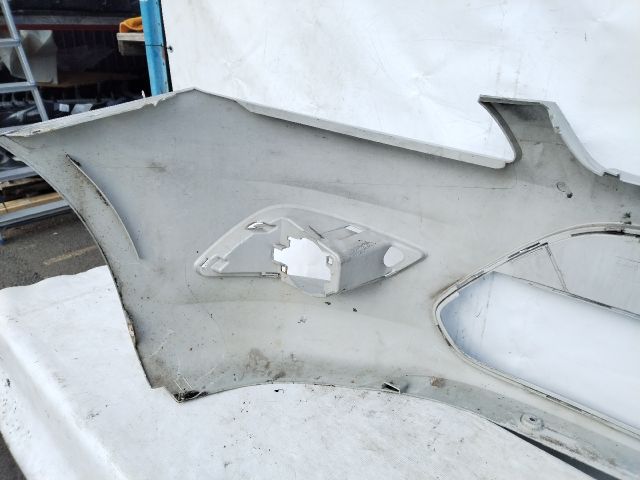 bontott FORD FOCUS II Első Lökhárító (Üresen)