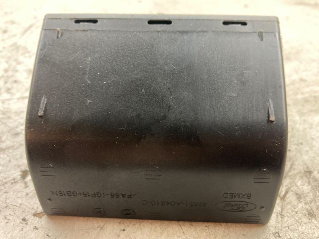 bontott FORD FOCUS II Első Tároló Rekesz