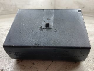 bontott FORD FOCUS II Első Tároló Rekesz