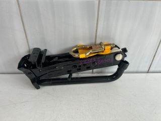 bontott FORD FOCUS II Emelő