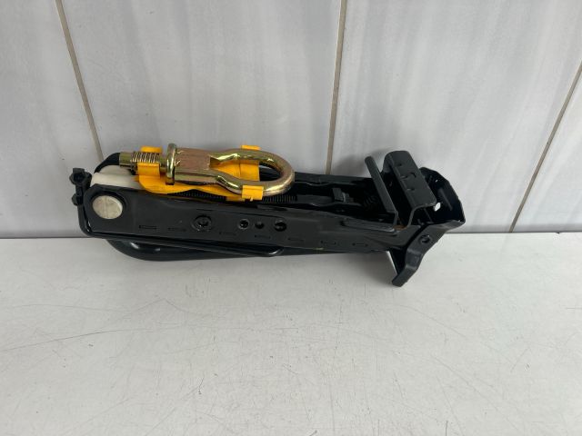 bontott FORD FOCUS II Emelő