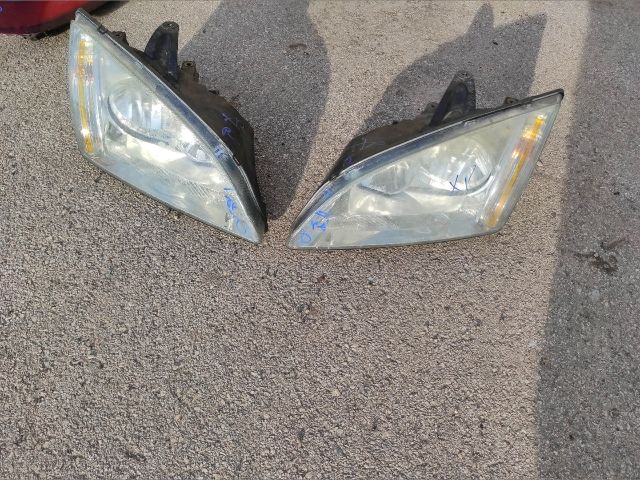 bontott FORD FOCUS II Fényszóró Pár