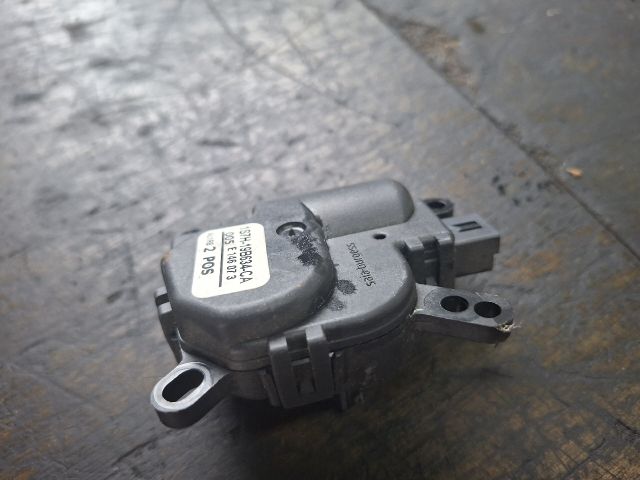 bontott FORD FOCUS II Fűtés Állító Motor