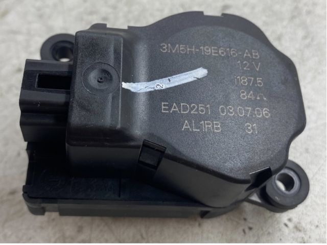 bontott FORD FOCUS II Fűtés Állító Motor