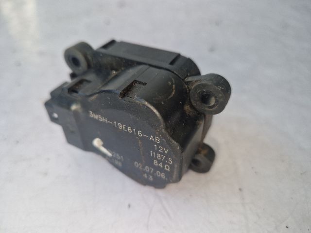 bontott FORD FOCUS II Fűtés Állító Motor