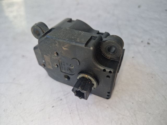 bontott FORD FOCUS II Fűtés Állító Motor