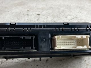 bontott FORD FOCUS II Fűtéskapcsoló (digit klímás)