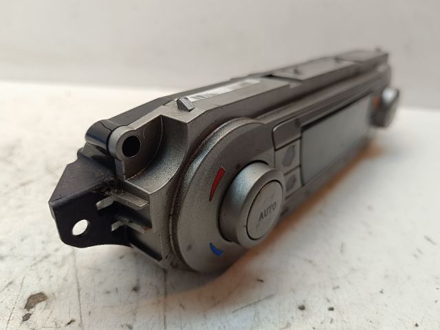 bontott FORD FOCUS II Fűtéskapcsoló (digit klímás)