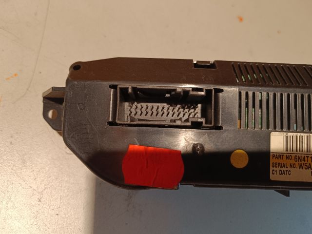 bontott FORD FOCUS II Fűtéskapcsoló (digit klímás)