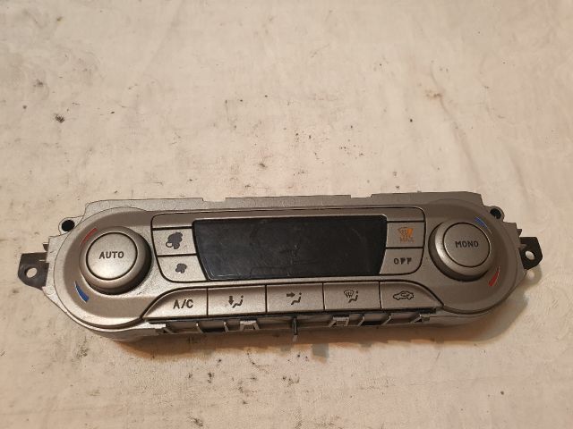 bontott FORD FOCUS II Fűtéskapcsoló (digit klímás)