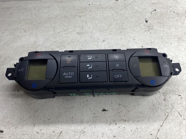 bontott FORD FOCUS II Fűtéskapcsoló (digit klímás)