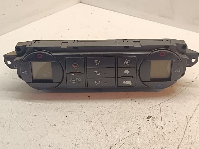 bontott FORD FOCUS II Fűtéskapcsoló (digit klímás)