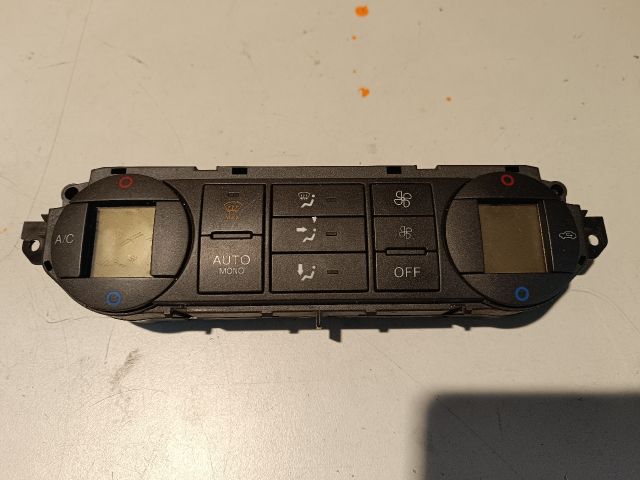 bontott FORD FOCUS II Fűtéskapcsoló (digit klímás)