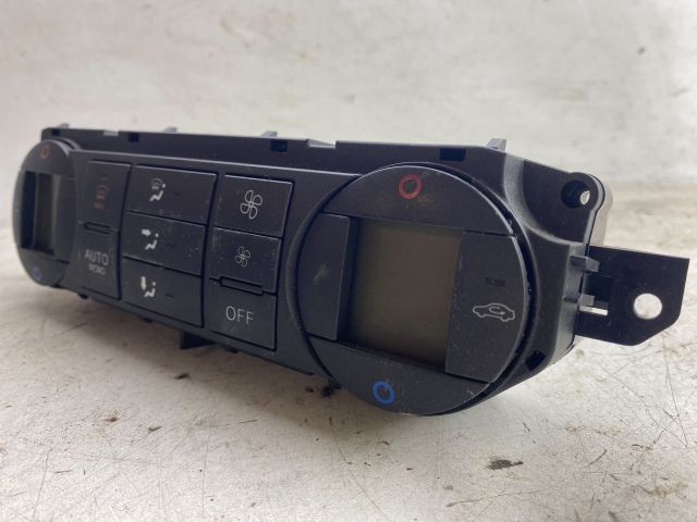 bontott FORD FOCUS II Fűtéskapcsoló (digit klímás)