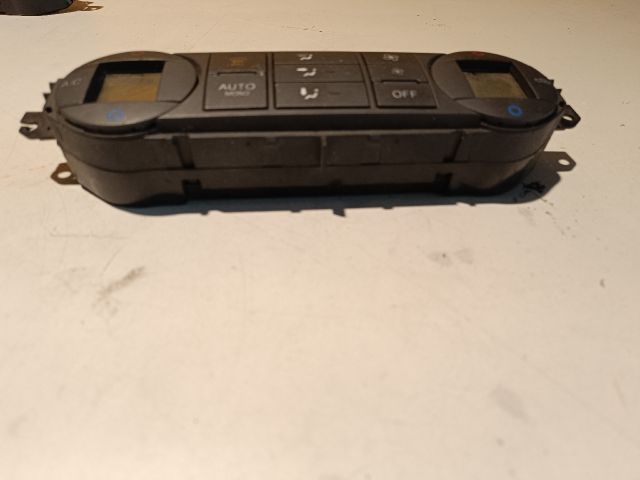 bontott FORD FOCUS II Fűtéskapcsoló (digit klímás)