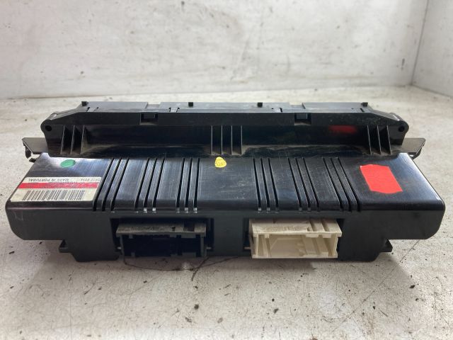 bontott FORD FOCUS II Fűtéskapcsoló (digit klímás)