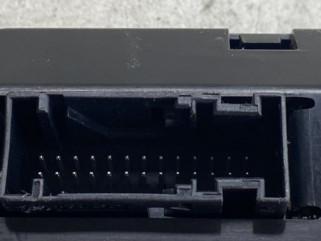 bontott FORD FOCUS II Fűtéskapcsoló (digit klímás)