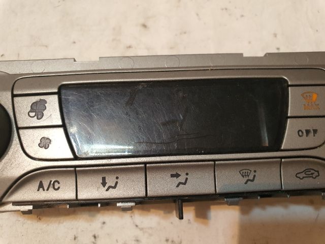 bontott FORD FOCUS II Fűtéskapcsoló (digit klímás)