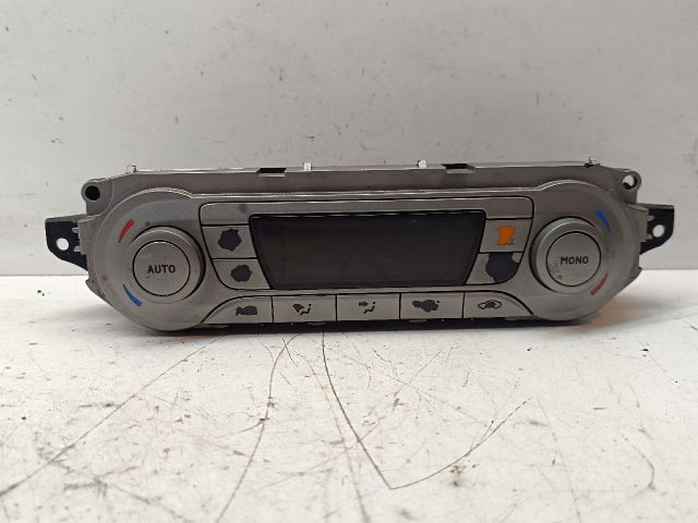 bontott FORD FOCUS II Fűtéskapcsoló (digit klímás)