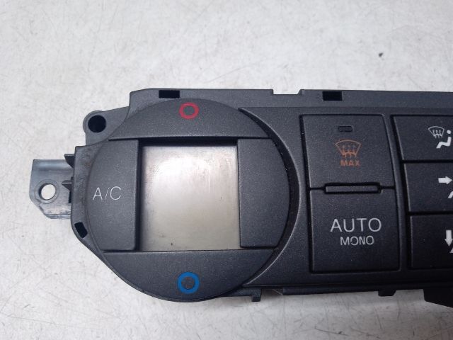 bontott FORD FOCUS II Fűtéskapcsoló (digit klímás)