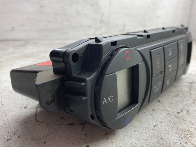 bontott FORD FOCUS II Fűtéskapcsoló (digit klímás)