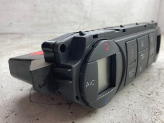 bontott FORD FOCUS II Fűtéskapcsoló (digit klímás)