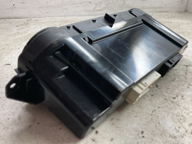 bontott FORD FOCUS II Fűtéskapcsoló (digit klímás)