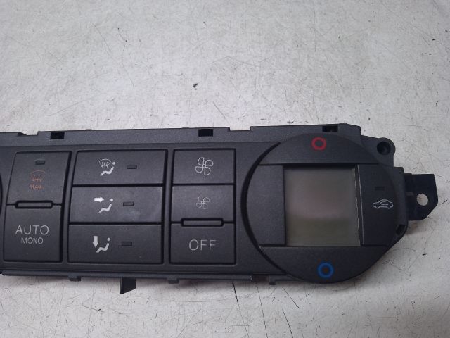 bontott FORD FOCUS II Fűtéskapcsoló (digit klímás)