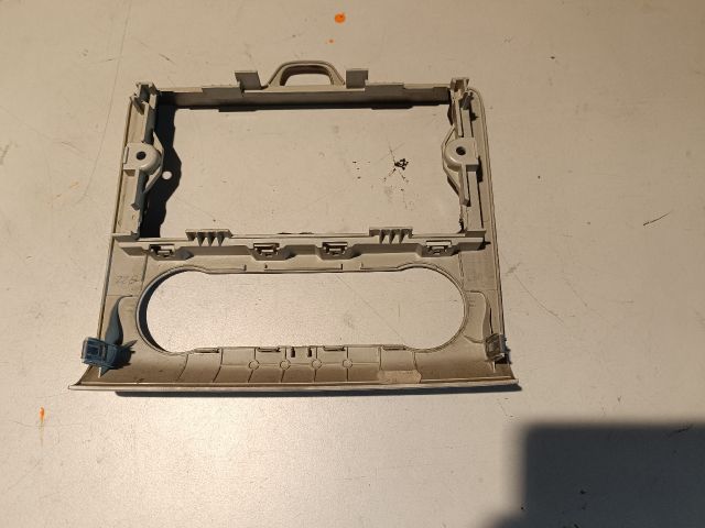 bontott FORD FOCUS II Fűtéskapcsoló Keret