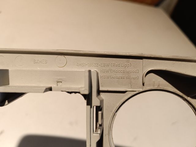 bontott FORD FOCUS II Fűtéskapcsoló Keret