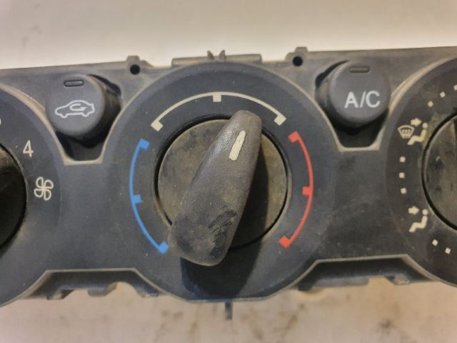 bontott FORD FOCUS II Fűtéskapcsoló (manuális klímás)